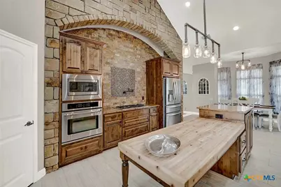300 Rose Meadow Drive, La Vernia, TX 78121 - Photo 14