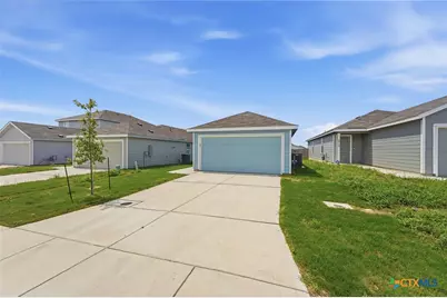5717 Mangas Circle, Seguin, TX 78155 - Photo 2