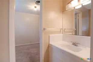 111 Dover Dell Ln, Victoria, TX 77904 - Photo 18