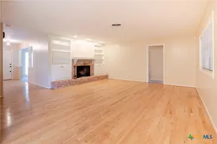 111 Dover Dell Ln, Victoria, TX 77904 - Photo 10
