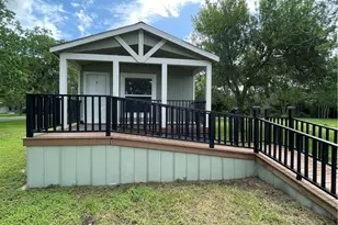908 N Colorado St, Edna, TX 77957 - Photo 6