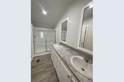 908 N Colorado Street, Edna, TX 77957 - Photo 22