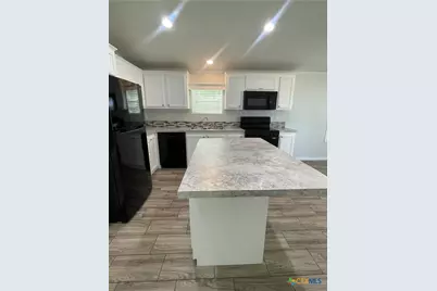 908 N Colorado Street, Edna, TX 77957 - Photo 18