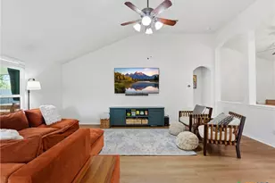 523 Walnut Heights Blvd, New Braunfels, TX 78130 - Photo 6