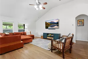523 Walnut Heights Blvd, New Braunfels, TX 78130 - Photo 4