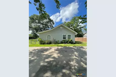 1006 South Street, El Campo, TX 77962 - Photo 2
