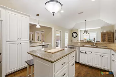 702 Masters Drive, Victoria, TX 77904 - Photo 12