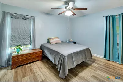2301 E Walnut Ave, Victoria, TX 77901 - Photo 8