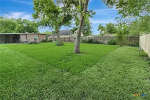 2301 E Walnut Ave, Victoria, TX 77901 - Photo 18