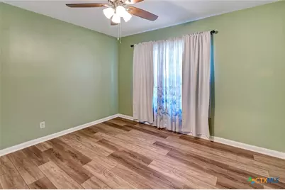 2301 E Walnut Ave, Victoria, TX 77901 - Photo 14