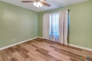 2301 E Walnut Ave, Victoria, TX 77901 - Photo 14
