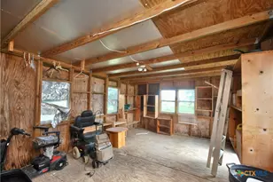 486 Co Rd 95D, Moulton, TX 77975 - Photo 16