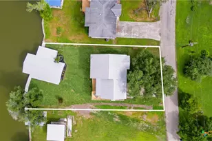 136 Lakeside Dr, Seguin, TX 78155 - Photo 2