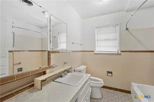 2214 S 43rd St, Temple, TX 76504 - Photo 18