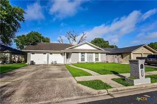 501 Magdalena Dr, Victoria, TX 77904 - Photo 2