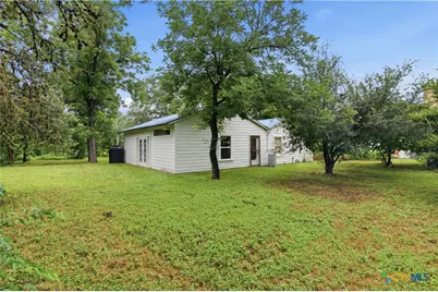 308 S Erkel Avenue, Seguin, TX 78155 - Photo 36