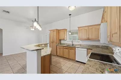 1895 Flaming Oak Drive, New Braunfels, TX 78132 - Photo 8