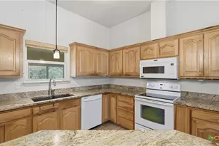 1895 Flaming Oak Dr, New Braunfels, TX 78132 - Photo 16