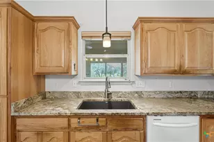 1895 Flaming Oak Dr, New Braunfels, TX 78132 - Photo 18