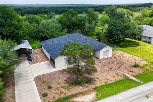 1895 Flaming Oak Dr, New Braunfels, TX 78132 - Photo 4