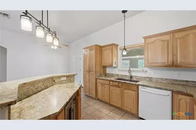 1895 Flaming Oak Drive, New Braunfels, TX 78132 - Photo 14