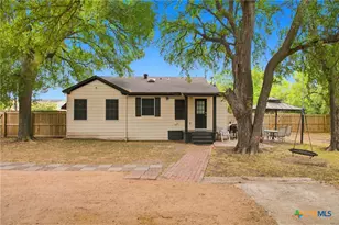 524 E 13th Ave, Belton, TX 76513 - Photo 18