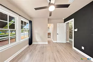 524 E 13th Ave, Belton, TX 76513 - Photo 16