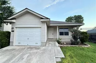 3235 Blue Jay Dr, New Braunfels, TX 78130 - Photo 1