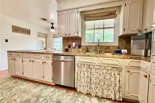 1 Circle Ln, Victoria, TX 77904 - Photo 18