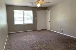 914 Chalk St, Copperas Cove, TX 76522 - Photo 2