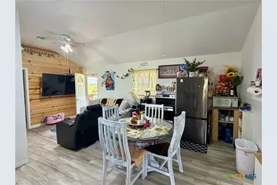 168 Weeping Willow Road, Victoria, TX 77904 - Photo 10