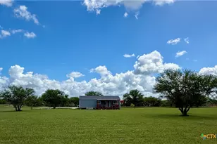 168 Weeping Willow Rd, Victoria, TX 77904 - Photo 2
