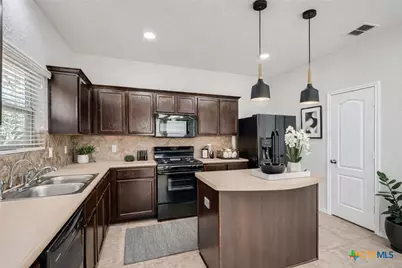 427 Unicorn Ranch, San Antonio, TX 78245 - Photo 6
