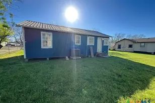 436 Illinois St, Bloomington, TX 77951 - Photo 2