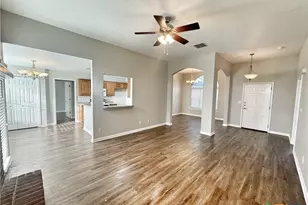 521 Woodlake Dr, Mcqueeney, TX 78123 - Photo 8