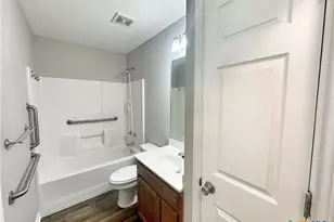521 Woodlake Dr, Mcqueeney, TX 78123 - Photo 14