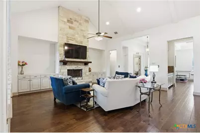563 Solms Forest, New Braunfels, TX 78132 - Photo 2