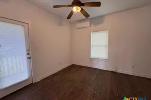 1017 W Nueces St, Victoria, TX 77901 - Photo 24
