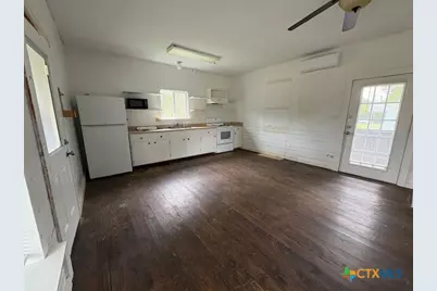 1017 W Nueces Street, Victoria, TX 77901 - Photo 4