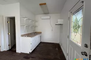 1017 W Nueces St, Victoria, TX 77901 - Photo 22