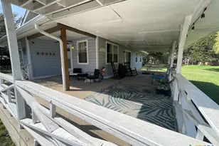 685 Eastview Dr, Canyon Lake, TX 78133 - Photo 6