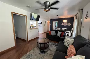 685 Eastview Dr, Canyon Lake, TX 78133 - Photo 2