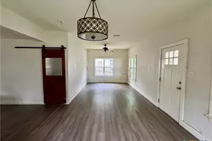708 Sheffield Ave, Llano, TX 78643 - Photo 4
