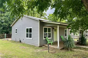 708 Sheffield Ave, Llano, TX 78643 - Photo 2