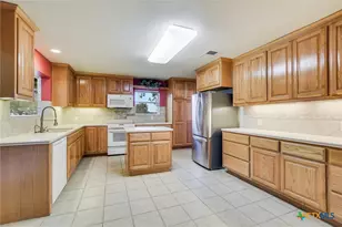 7 Brenda Ln, Round Rock, TX 78681 - Photo 6