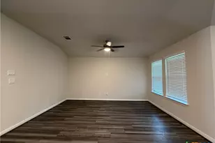 1250 Lennea, New Braunfels, TX 78130 - Photo 4