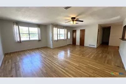1102 S 27th Street, Copperas Cove, TX 76522 - Photo 2