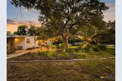 128 E Castlewood Drive, Marble Falls, TX 78654 - Photo 2