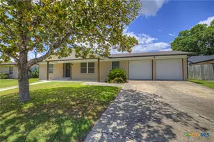 608 Creek Dr, New Braunfels, TX 78130 - Photo 4