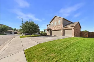 329 Green Heron, New Braunfels, TX 78130 - Photo 2